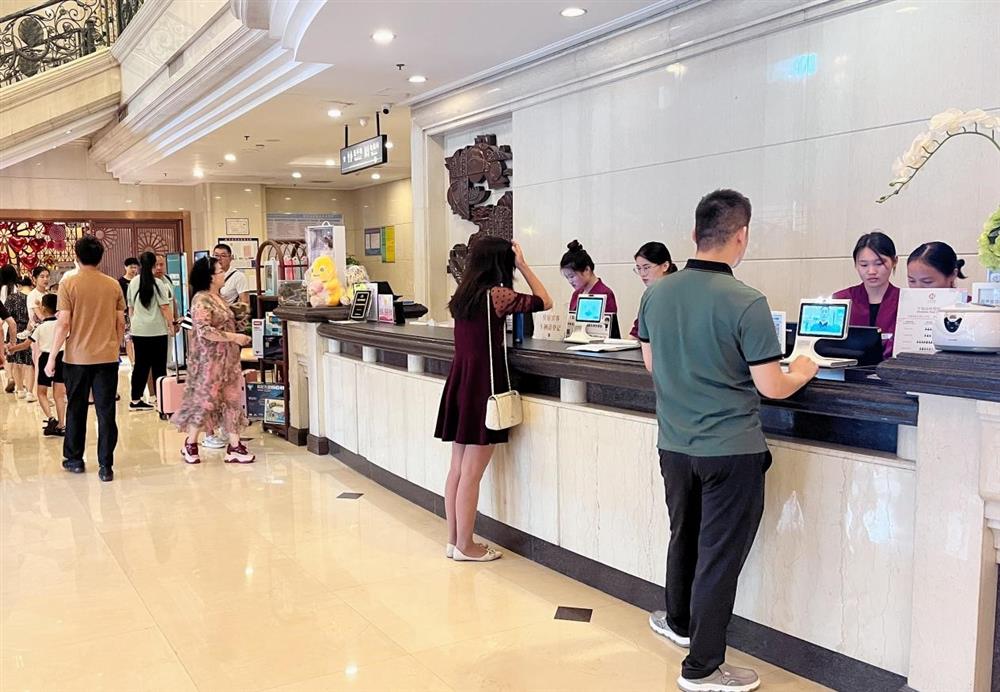 bevictor伟德集团旗下吉华大厦迎来客流高峰